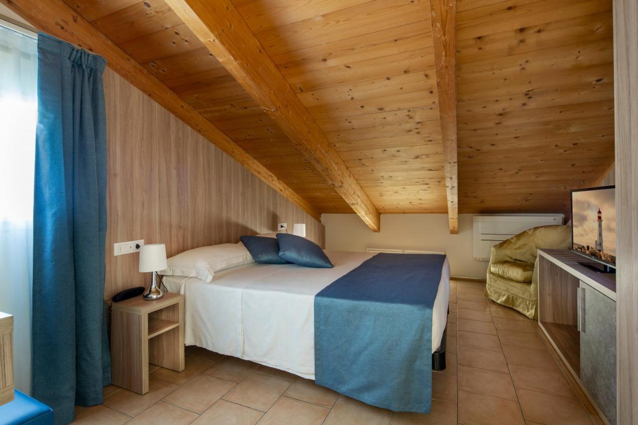 Hotel Cannes - In Pieno Centro Riccione Ngoại thất bức ảnh