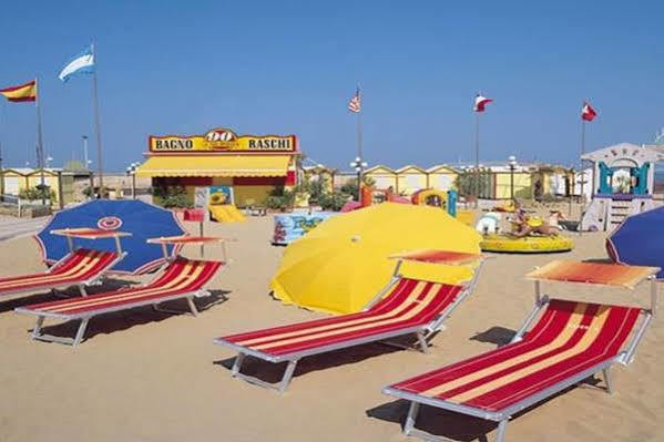 Hotel Cannes - In Pieno Centro Riccione Ngoại thất bức ảnh